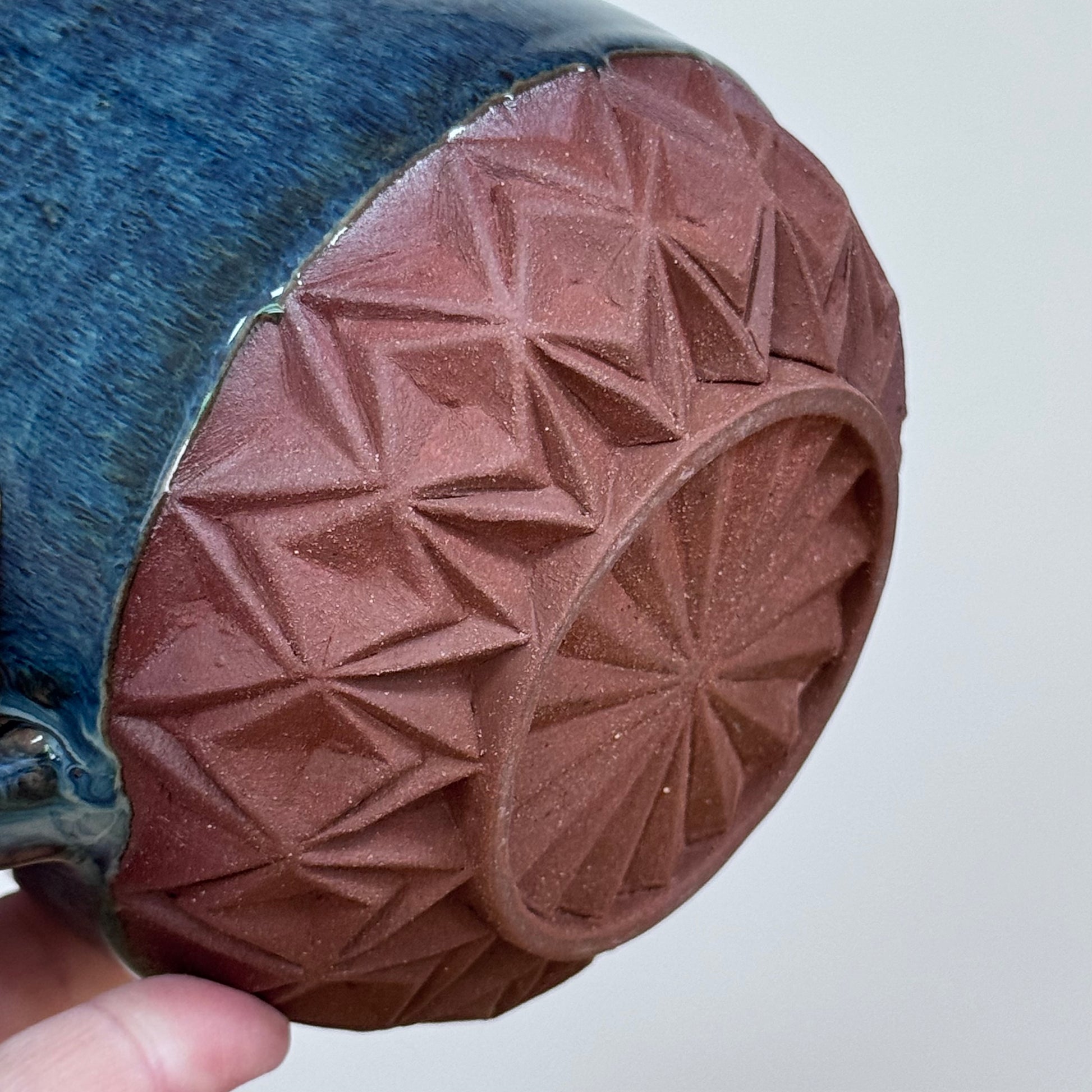 Handmade xxl mugs 650 ml red clay detail